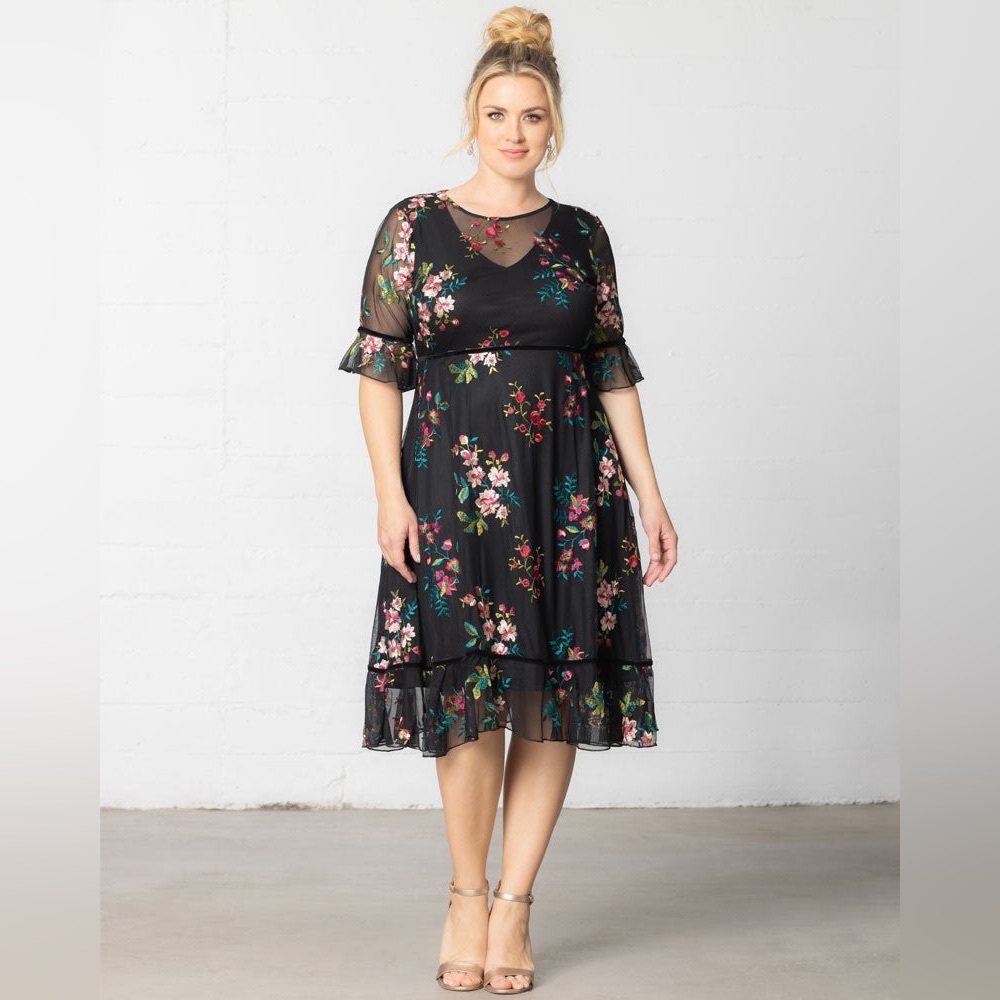 Wildflower Embroidered Dress in Onyx blooms